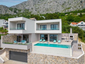 NEW! Villa Una with heated pool, 1km from the beach
